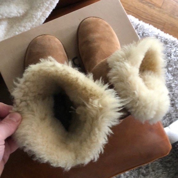Ugg Nash Boots - Picture 7 of 8